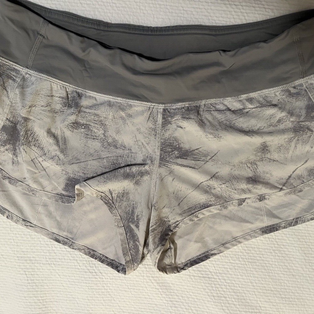 Lululemon Run Swiftly Shorts Size 8 - image 1